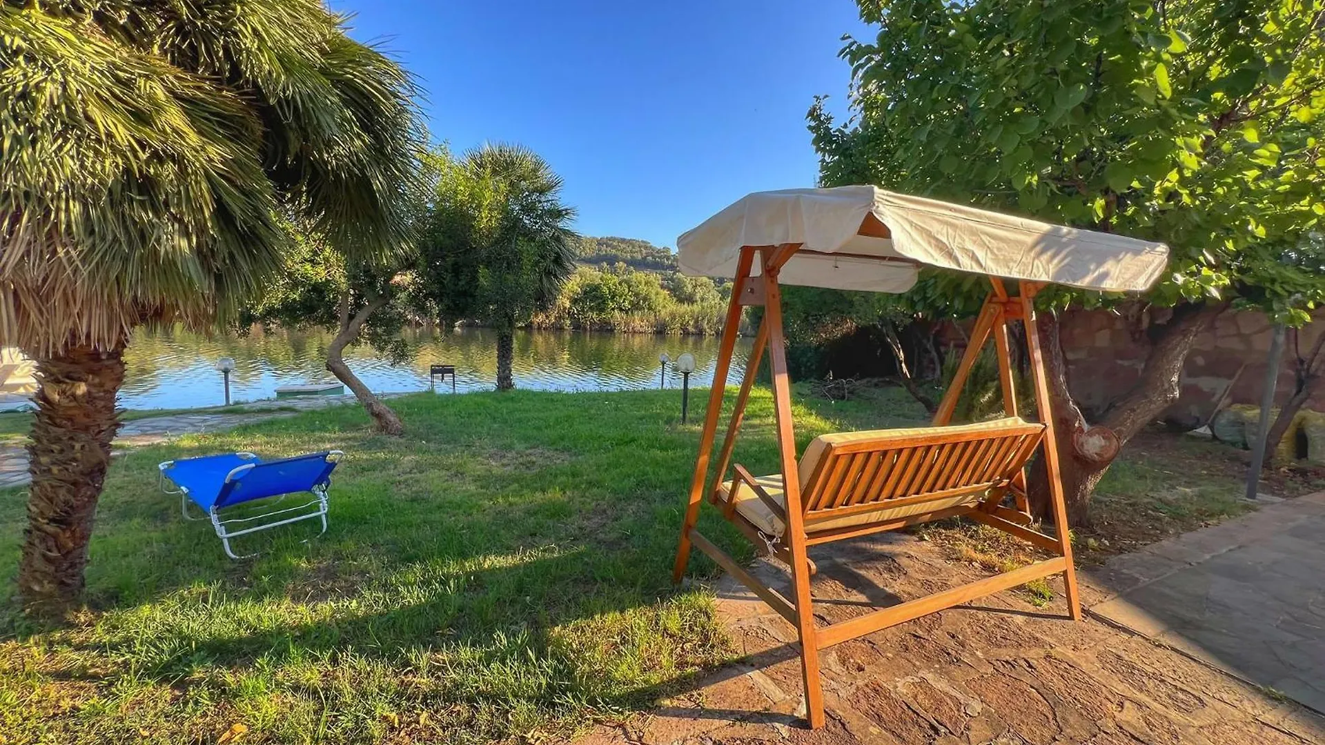 Exclusive Riverside House In The Center Of Bosa - Private Garden And Parking