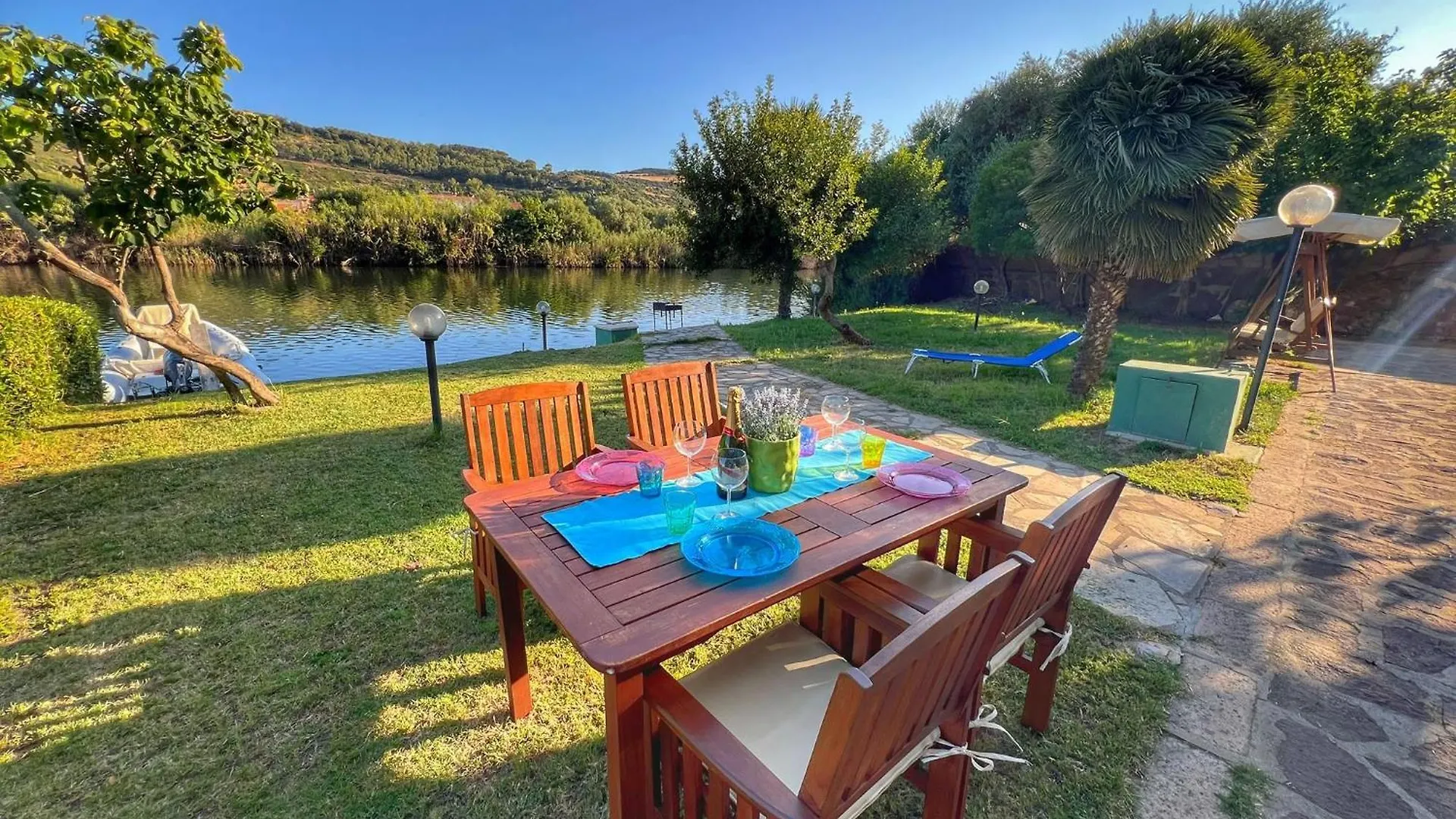 Exclusive Riverside House In The Center Of Bosa - Private Garden And Parking